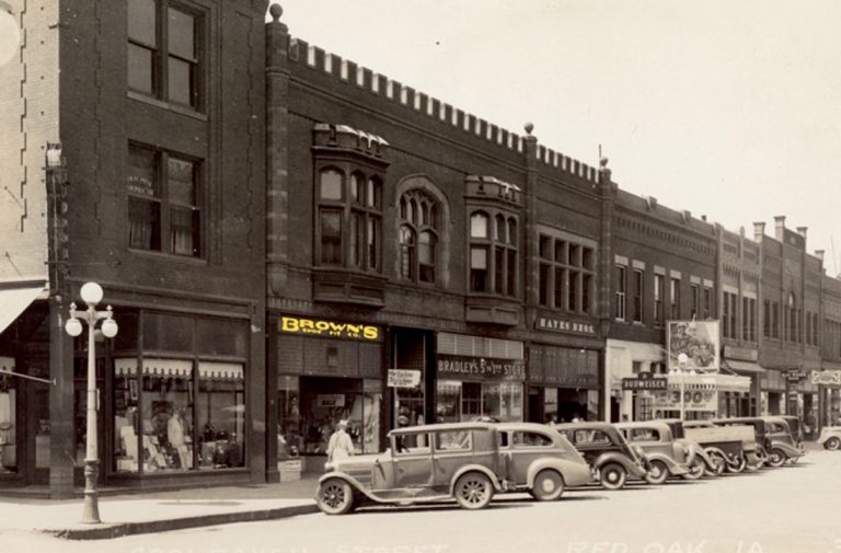 Our Browns Brown�s Shoe Fit Co. Freeport, IL Our Browns Brown�s Shoe Fit Co. Freeport, IL